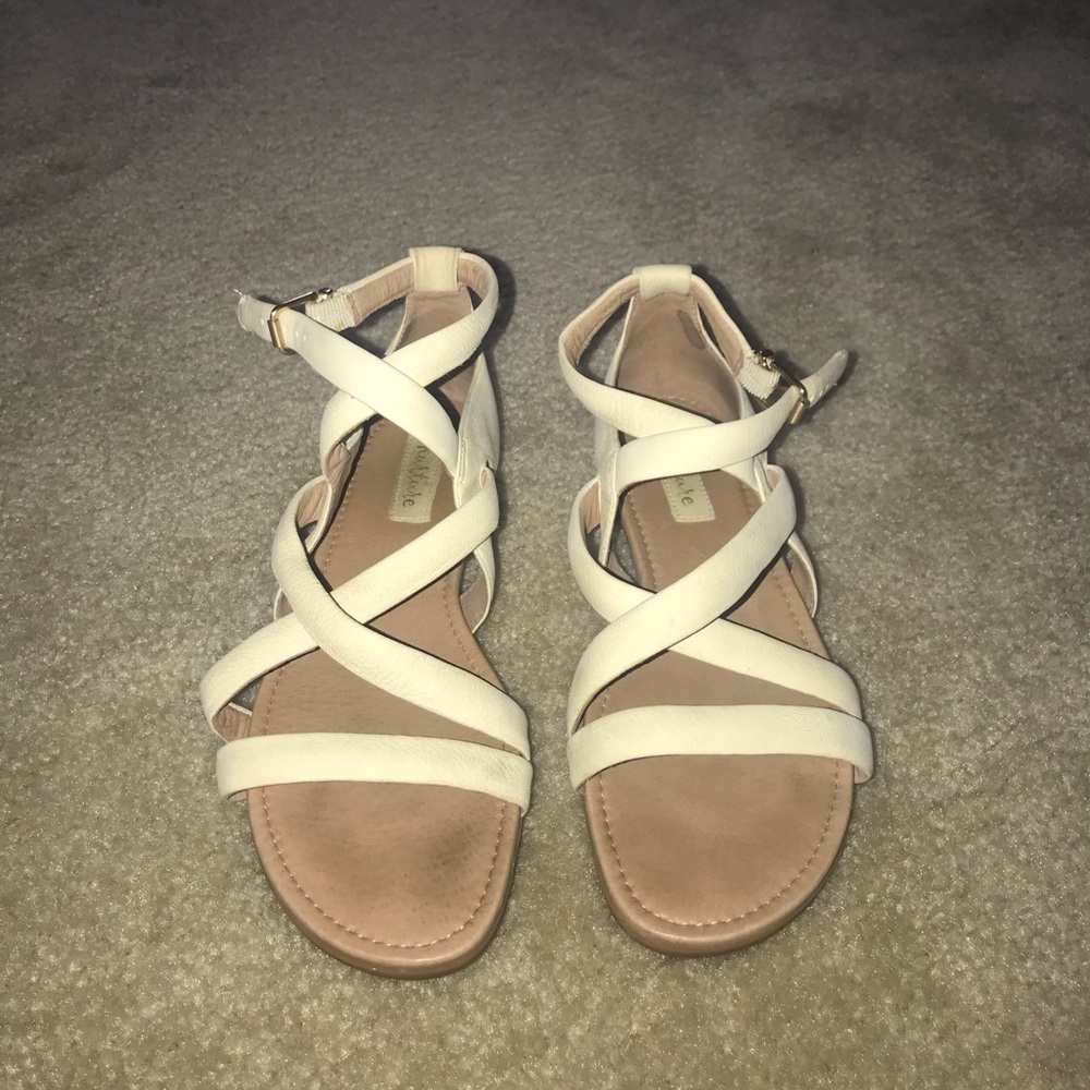 Cream colored strap sandals w/very soft cushion